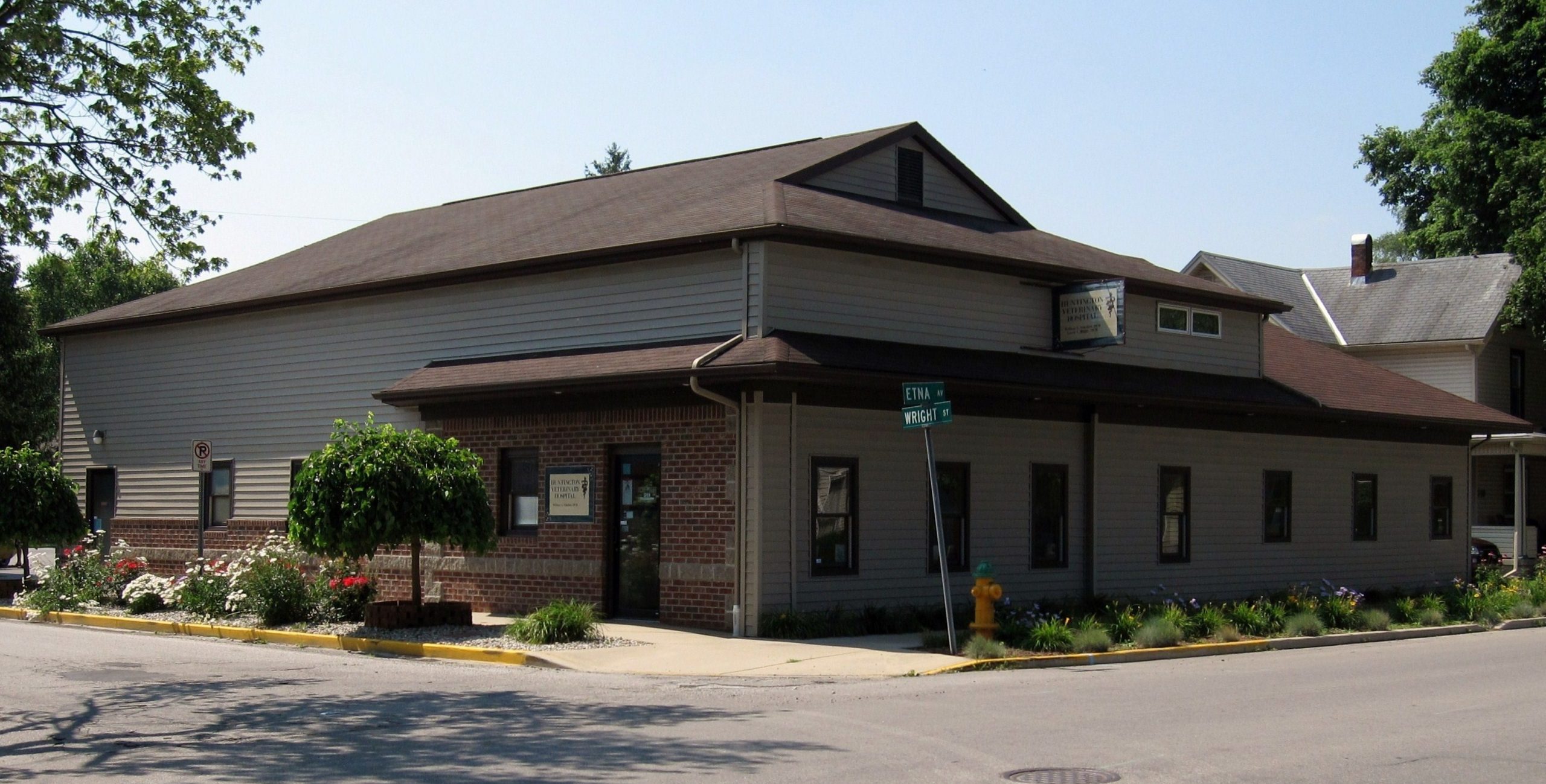 Huntington dog store & cat hospital